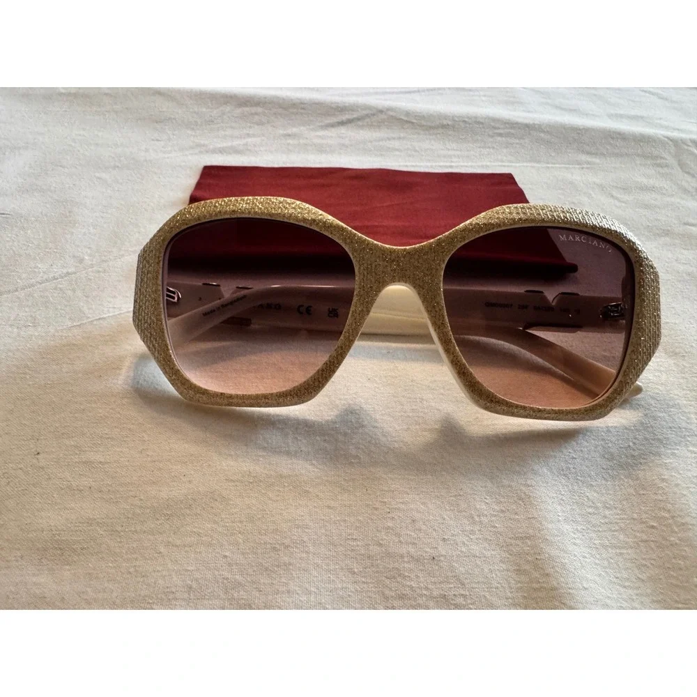 Marciano Guess Gold Glitter Butterfly Sunglasses GM00007 25F Cream  Gradient New